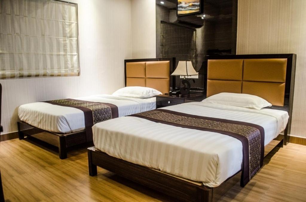 Hotel Comfotel Калькутта Экстерьер фото