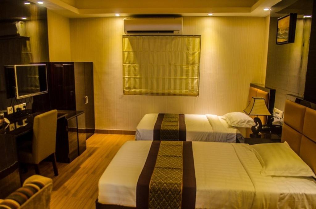 Hotel Comfotel Калькутта Экстерьер фото