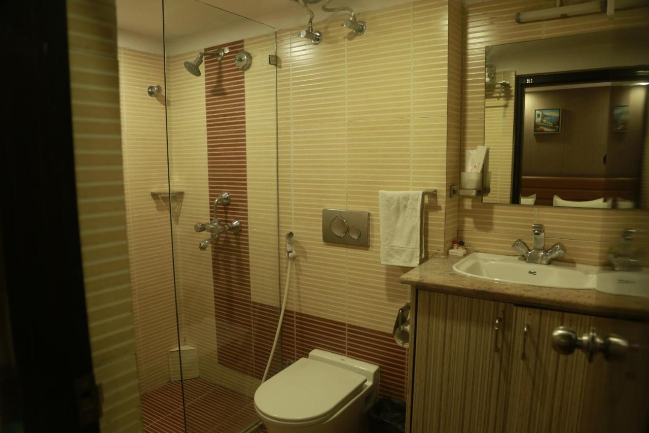 Hotel Comfotel Калькутта Экстерьер фото