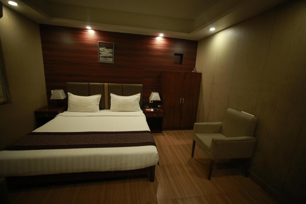 Hotel Comfotel Калькутта Экстерьер фото