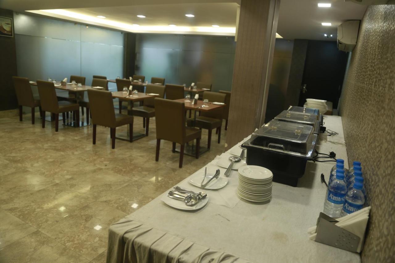 Hotel Comfotel Калькутта Экстерьер фото